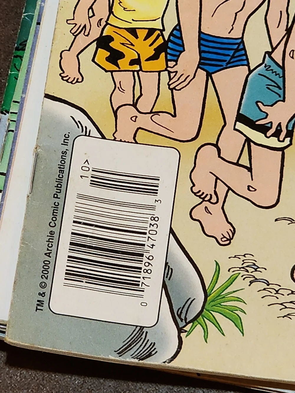 Archie Comics Cheryl Blossom Beach Cover - Red & Yellow Comic Book - Picture 3 of 4